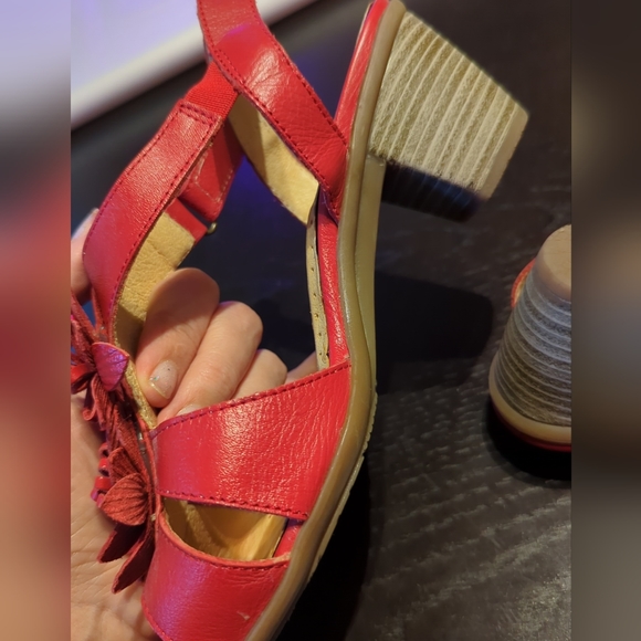 *HOST PICK* UK size 4 Worn ONCE Leather Sandals, Comfort Cushioned, RRP £49 - Picture 4 of 15